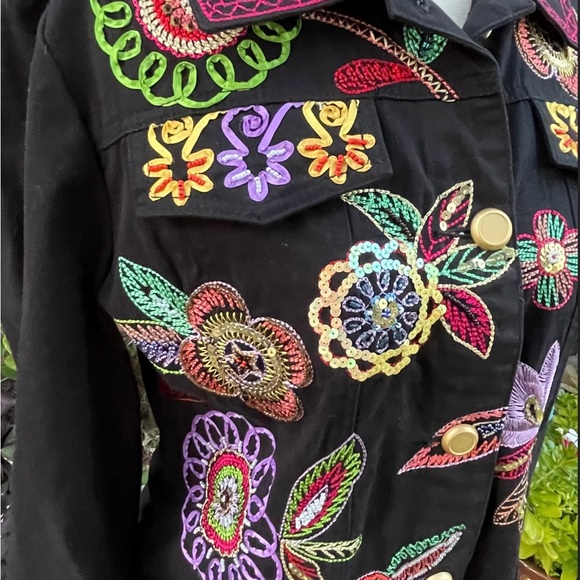 Berek • Embroidery • Medium • Black  • Multi-Colors Floral • Jacket - Picture 9 of 10